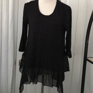 NWT Adorable 3/4 sleeve Asymmetrical shirt